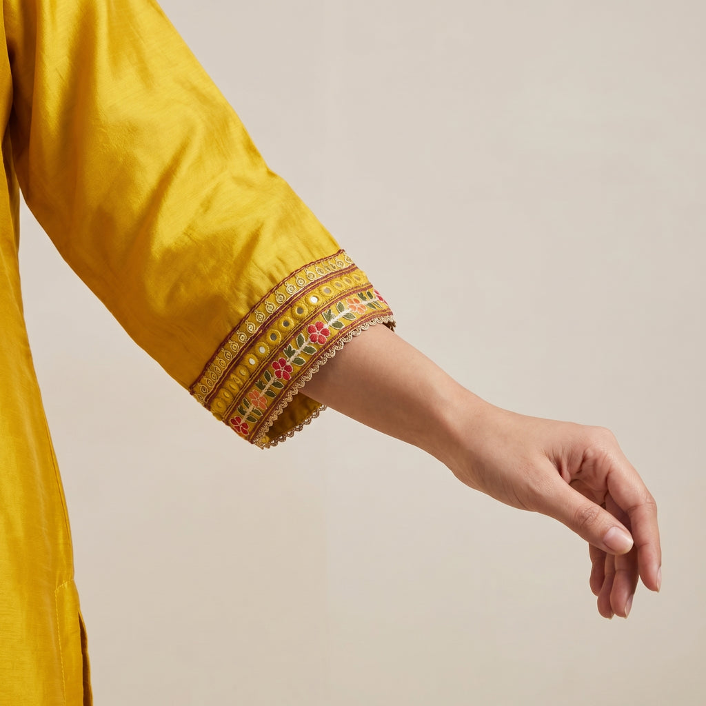 Sunehri Noor Embroidered Viscose Kurta Set