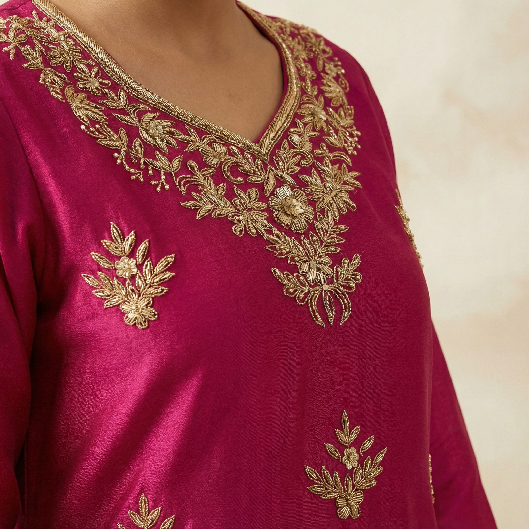 Gulnaar Zariya Handcrafted Organza fuchsia Kurta Set